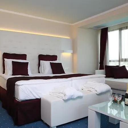 Hotel Perla Royal